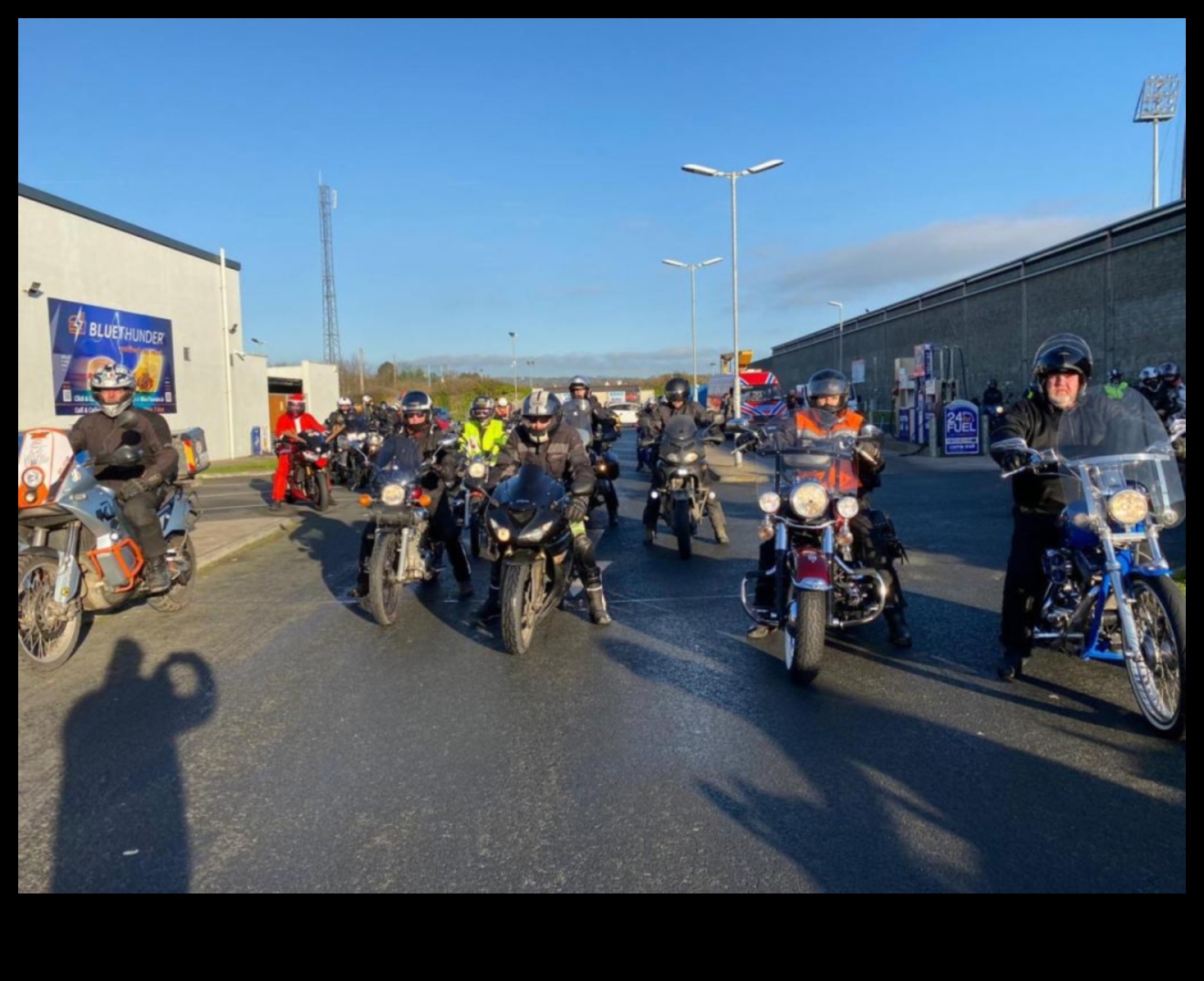 Highway Harmony התנועה המסונכרנת של אופנועים בכביש 3 הרמוניה בכביש המהיר: התנועה המסונכרנת של אופנועים על הכביש