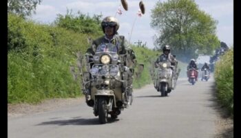 הרמוניה בכביש המהיר: התנועה המסונכרנת של אופנועים על הכביש