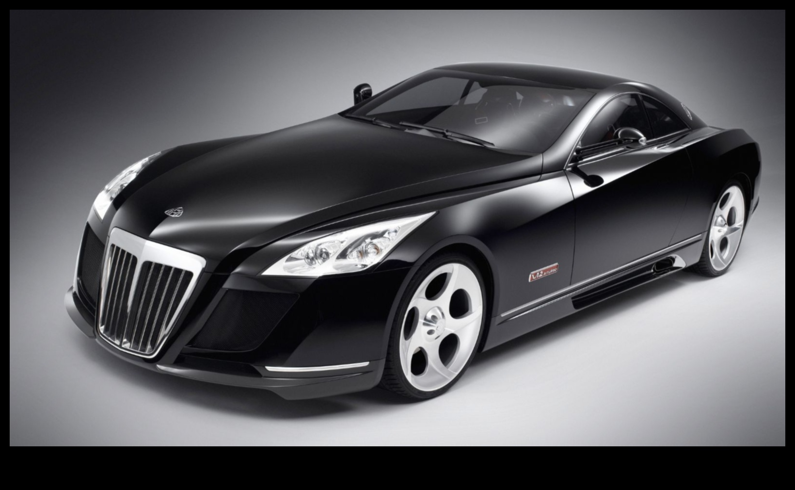 שפע בתנועה: חקר עולם רכבי היוקרה